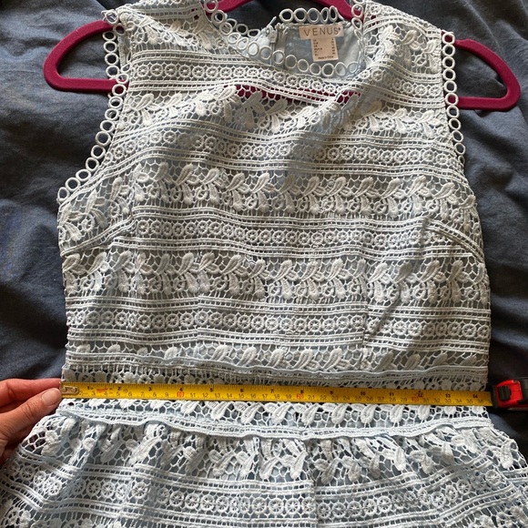 Blue lace dress - Picture 4 of 4